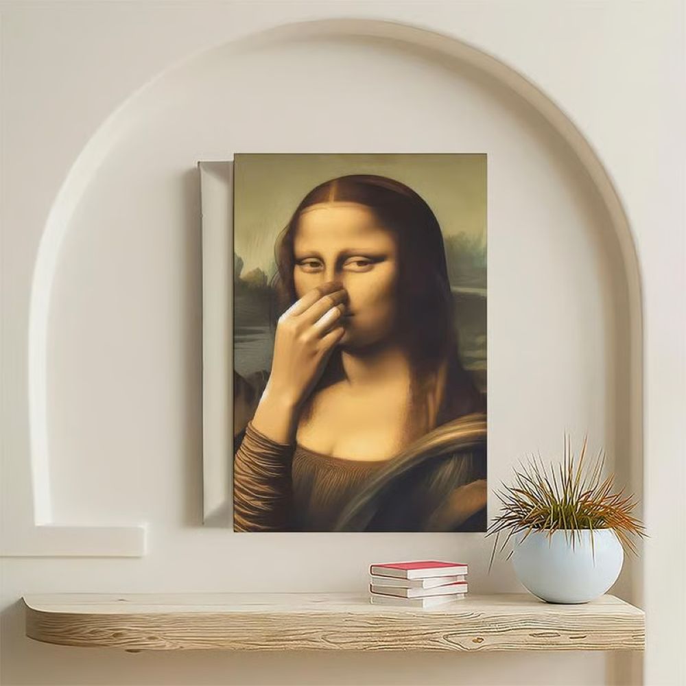 Piece Mimics Mona Lisa Bathroom Wall