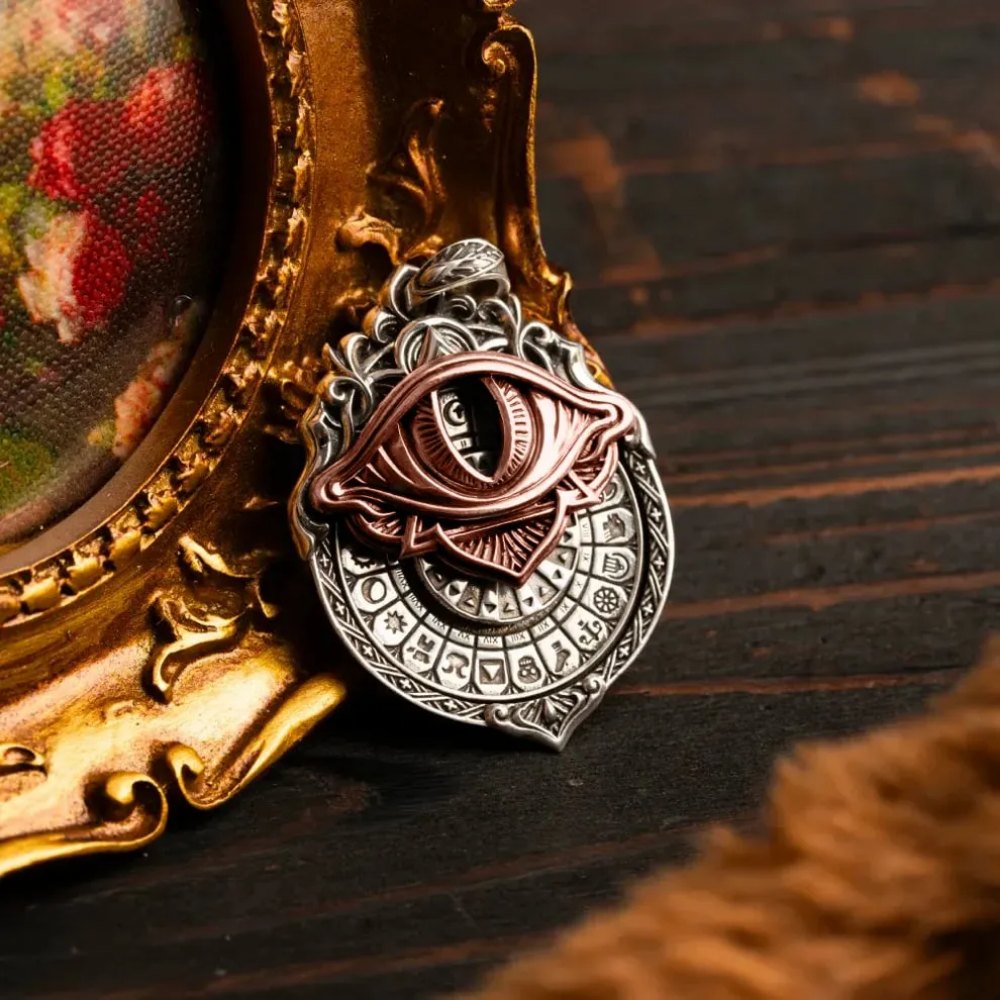 Tarot Vision Pendant: Connect to Cosmic Wisdom Anytime